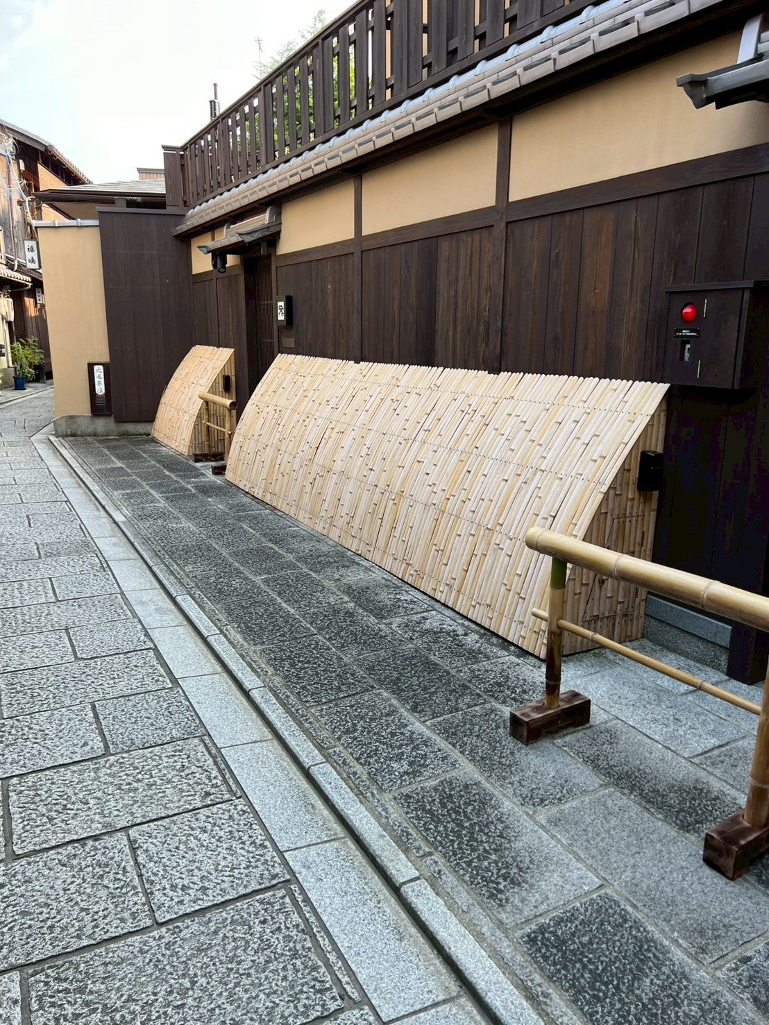 犬矢来｜6万円/m〜(高さ80cm)｜簡単設置・工事不要で景観アップ【送料込】